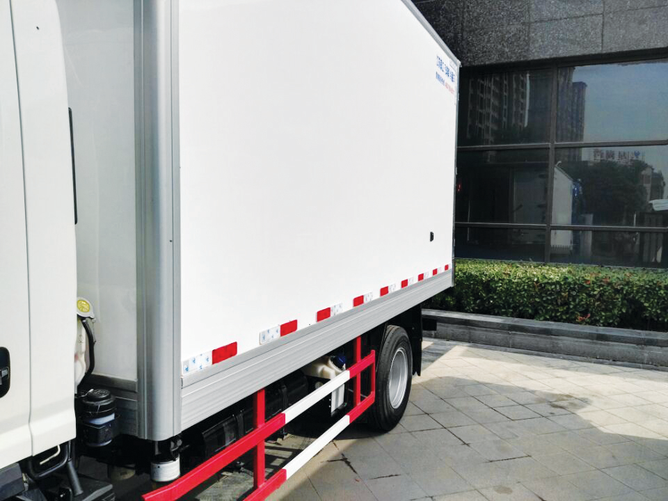 冷藏車熱壓制版機展示圖.png 冷藏車熱壓制版機展示圖.png